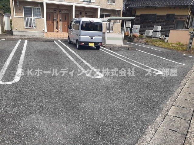 サンライズの駐車場