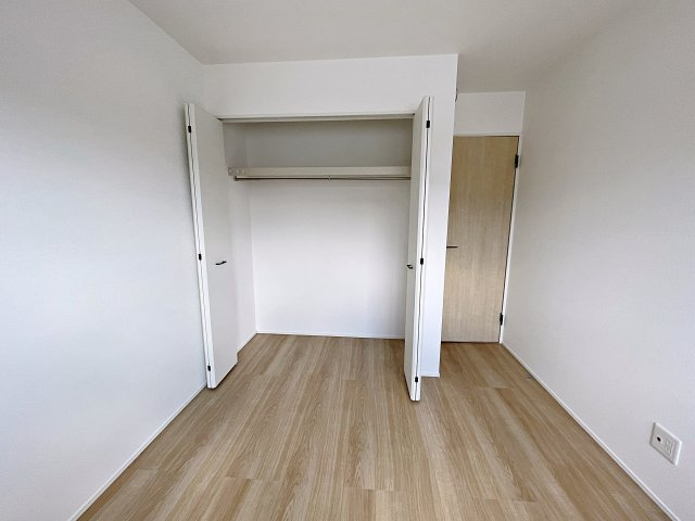 新築戸建・新築建売　郡山市田村町金屋字宝蔵　高瀬小・高瀬中の洋室|全居室収納完備！収納が多いとお部屋もスッキリ！お荷物が多くても安心です！