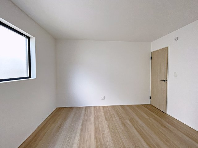 新築戸建・新築建売　郡山市田村町金屋字宝蔵　高瀬小・高瀬中の洋室|落ち着きのある空間で自分だけのプライベートな時間をお過ごしください！