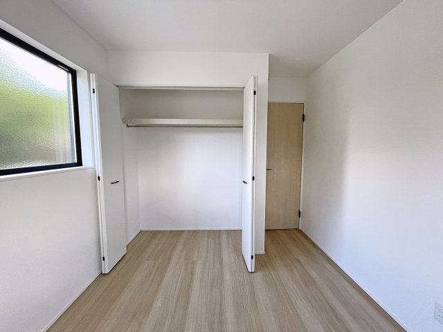 新築戸建・新築建売　郡山市田村町金屋字宝蔵　高瀬小・高瀬中の洋室|シンプルなので様々なテイストのインテリアも合いそうですね！