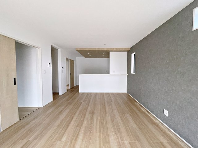 新築戸建・新築建売　郡山市田村町金屋字宝蔵　高瀬小・高瀬中の居間・リビング|広々としたリビング！ゆとりのあるスペースで自然と家族が集まる空間です！