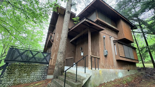 中軽井沢 千ヶ滝別荘地西区 古家付き土地の外観