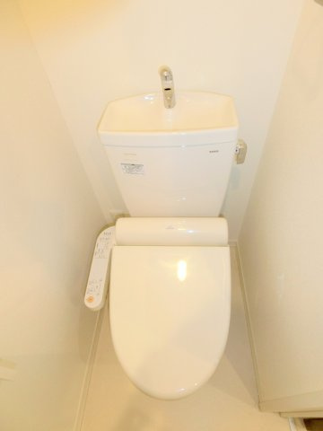 グリーンヒルズ山王B棟のトイレ|温水洗浄便座付きのトイレ