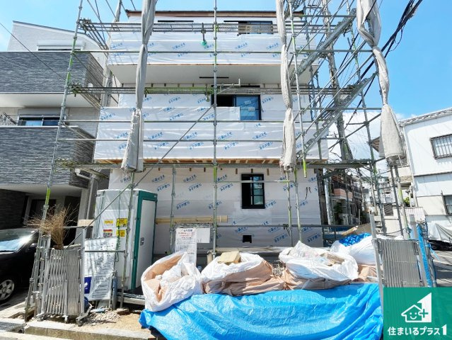 神戸市長田区平和台町　新築一戸建ての外観|周辺は落ち着いた街並みの住宅地！子育てがしやすい住環境です！まだ未完成ですが、現地でしかわからない事もございます。是非一度ご覧ください。