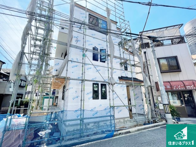 神戸市長田区平和台町　新築一戸建ての外観|周辺は落ち着いた街並みの住宅地！子育てがしやすい住環境です！まだ未完成ですが、現地でしかわからない事もございます。是非一度ご覧ください。