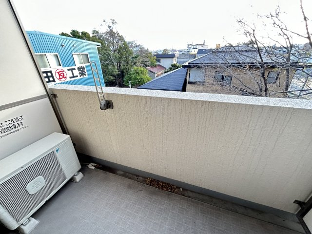 【バルコニー】 | フォレストインサイドV | 改装前の状態ですが、ご安心下さい。