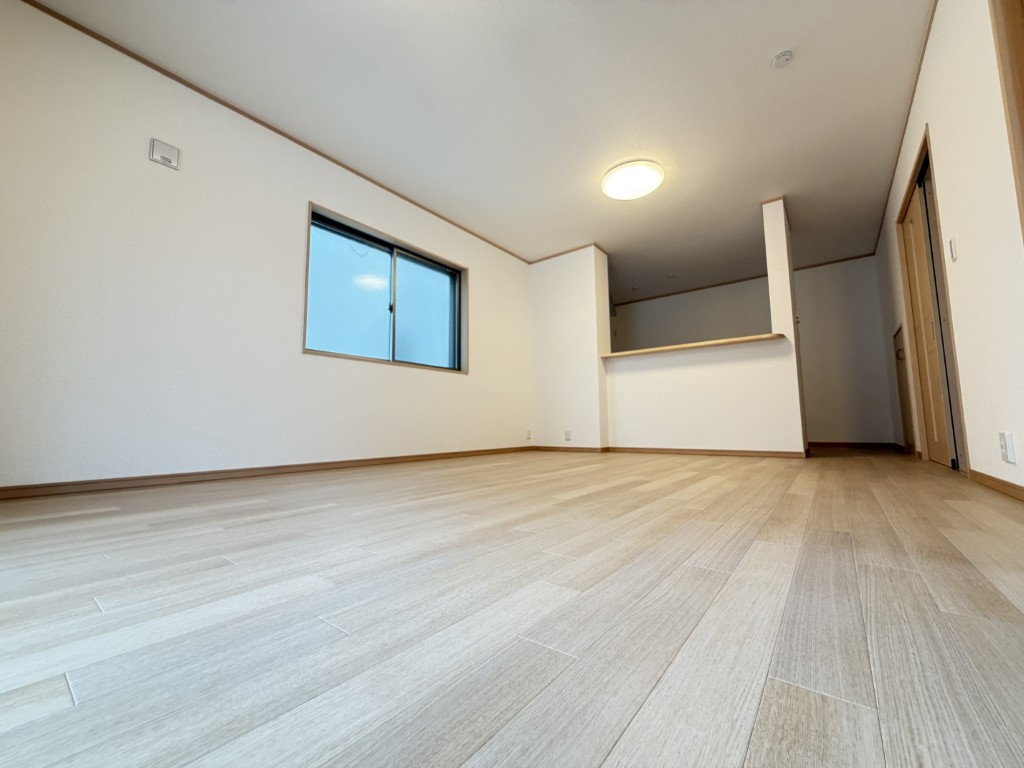 瀬戸市窯町戸建の居間・リビング