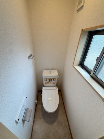 瀬戸市窯町戸建のトイレ
