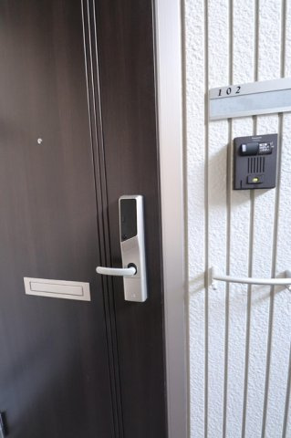 オッツ梅満Ⅱ　A棟の玄関