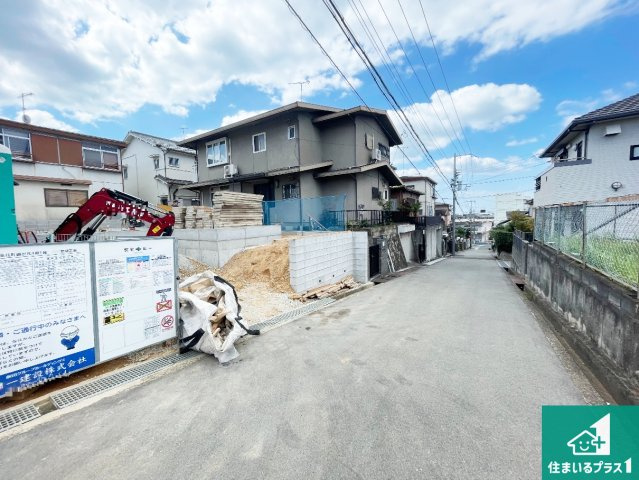 明石市魚住町錦が丘　第4期　新築一戸建ての前面道路含む現地写真|周辺は落ち着いた街並みの住宅地！子育てがしやすい住環境です！まだ未完成ですが、現地でしかわからない事もございます。是非一度ご覧ください。