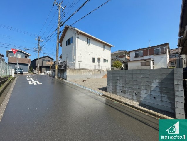 明石市魚住町錦が丘　第4期　新築一戸建ての前面道路含む現地写真|周辺は落ち着いた街並みの住宅地！子育てがしやすい住環境です！まだ未完成ですが、現地でしかわからない事もございます。是非一度ご覧ください。