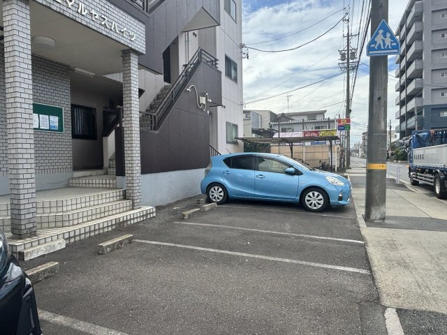 第2マルヤスハイツの駐車場