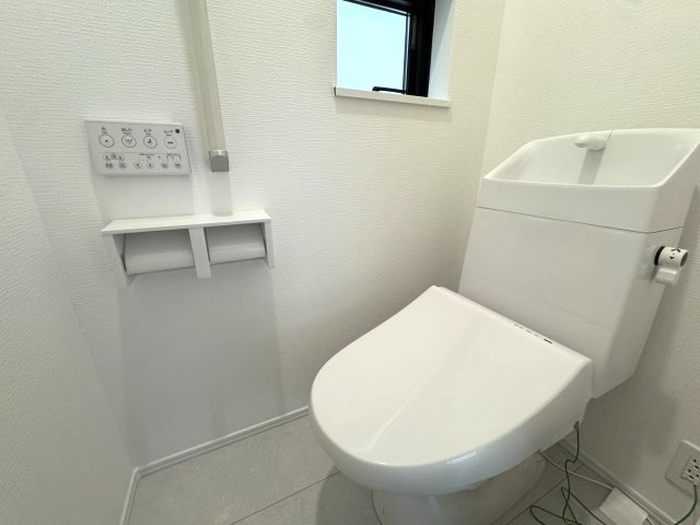 明石市魚住町西岡新築戸建A号棟のトイレ