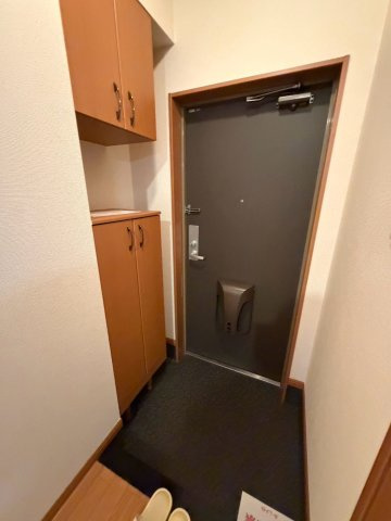 白土ハイツの玄関