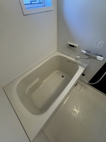 サイプレス山下町の浴室