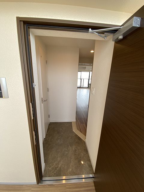 La　Douceur西宮北口の玄関