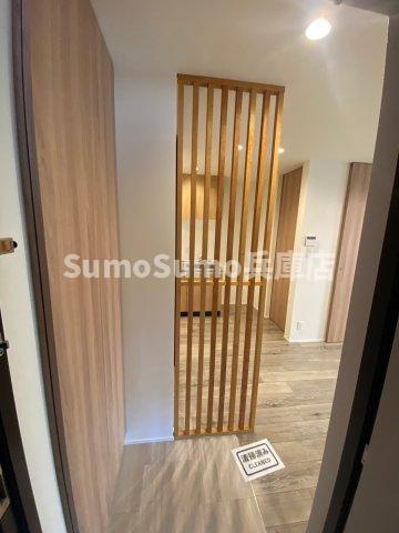 コティ山下町の玄関|収納もある玄関です