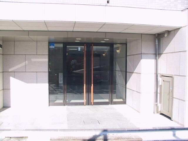 ルーブル学芸大学七番館のエントランス