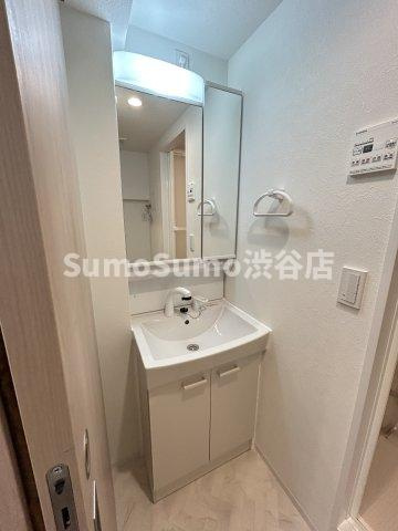 エルファーロ用賀Ⅱの洗面所|コンパクトで使いやすい洗面所