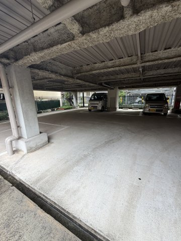 タナカハイツの駐車場