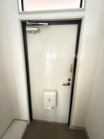 タナカハイツの玄関