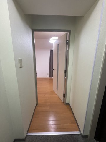 ダイアパレス神戸水木通の玄関