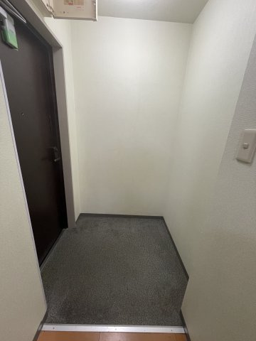 ダイアパレス神戸水木通の玄関
