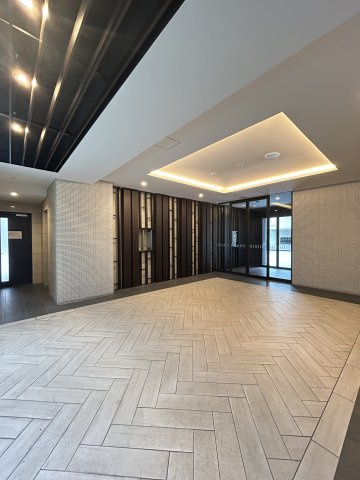 LaDouceur梅田Eastのロビー