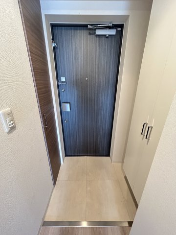 LaDouceur梅田Eastの玄関
