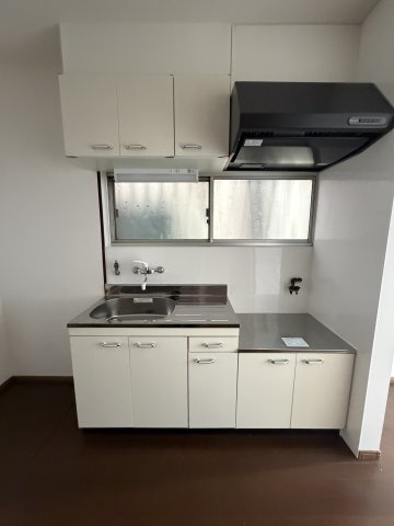 海運町貸⼾建のキッチン