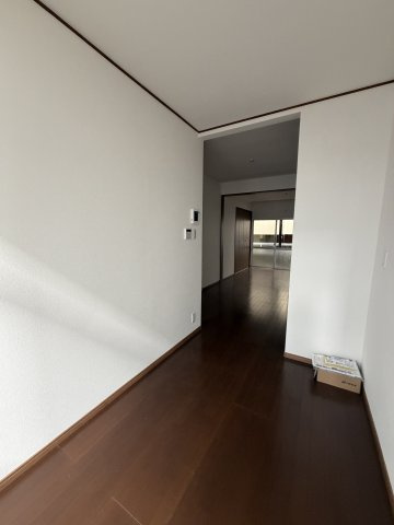 海運町貸⼾建の居間・リビング