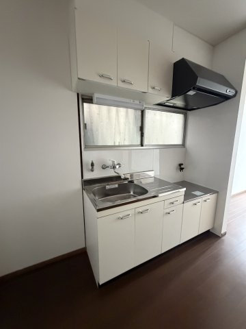 海運町貸⼾建のキッチン