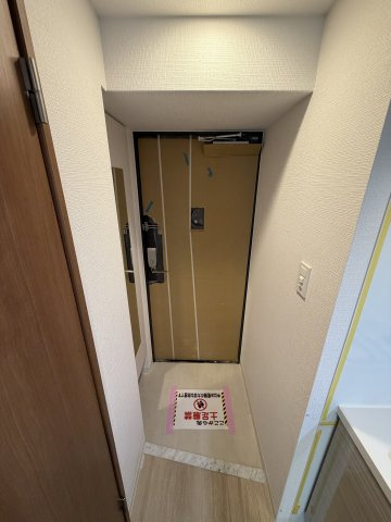 エスリード大阪NEXUSの玄関