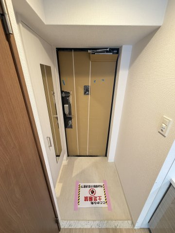 エスリード大阪NEXUSの玄関