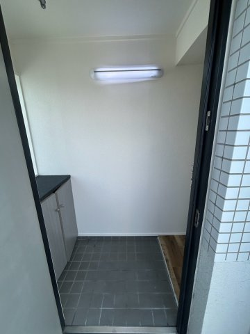 ロイヤルメゾン鹿塩弐番館の玄関