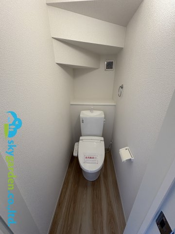 鎌倉市梶原１期　新築戸建　全２棟2号棟のトイレ|落ち着いた色調のトイレです
