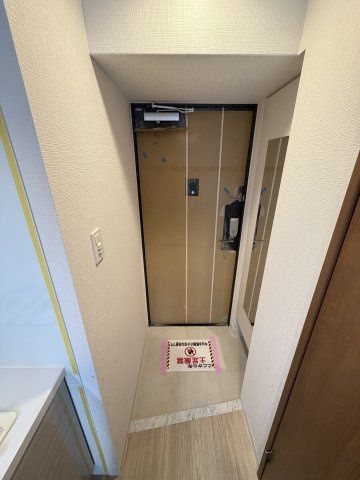 エスリード大阪NEXUSの玄関