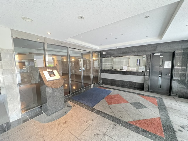 サンリヤン木町（A-9）のエントランス