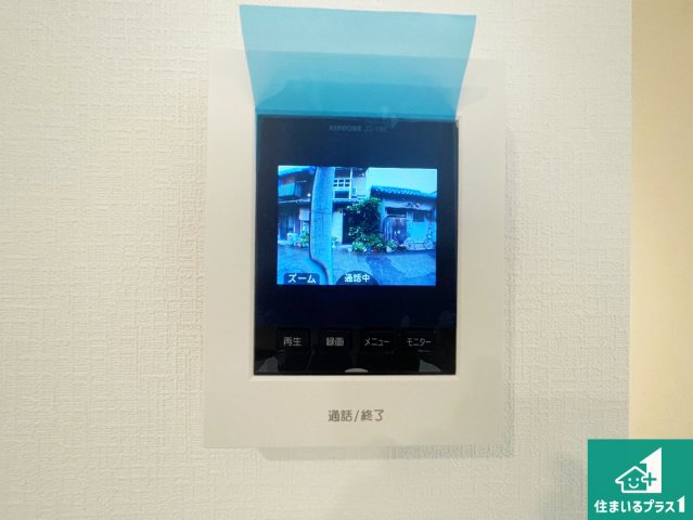 5日(土)6日(日)現地ご見学可能！　尼崎市大庄北　新築一戸建ての防犯設備|カラーモニターインターホン！声だけでなく来訪者の姿や顔がモニターで確認できるので、小さなお子様がいらっしゃるご家庭でも安心できます！