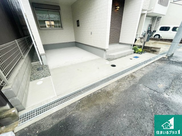 5日(土)6日(日)現地ご見学可能！　尼崎市大庄北　新築一戸建ての駐車場|駐車スペース！散水栓があるので、こまめに愛車を洗えます！