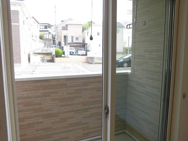 町田市金井ヶ丘４丁目のアパートのバルコニー