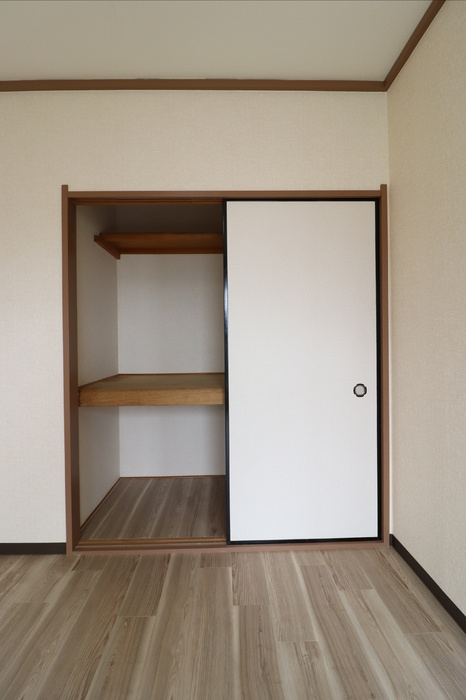パセオ西府　弐番館の収納