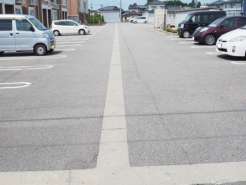 デイジーＡの駐車場|駐車場に車を止められます