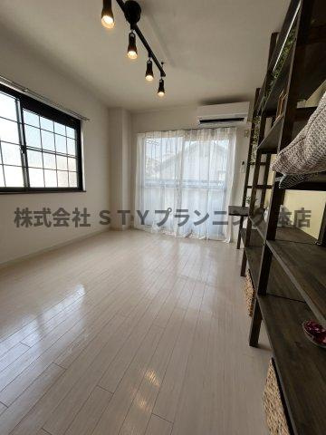仲介手数料０円！GRACIAS HARAの居間・リビング