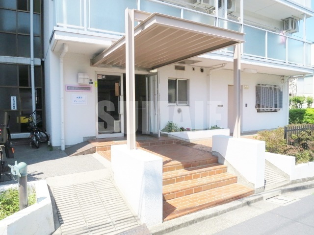 本蓮沼ビューハイツのロビー|建物入り口です☆