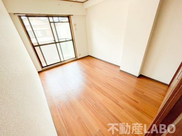 パルコートKUSAKAの洋室