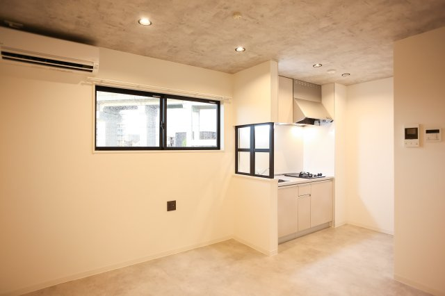 【居間・リビング】 | ダンデライオン | 明るい雰囲気のお部屋です。
