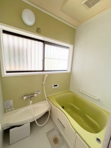 間々田2450戸建ての浴室