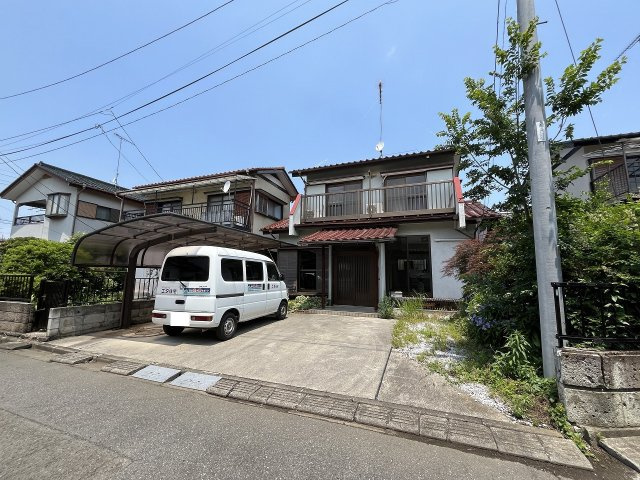 間々田2450戸建ての駐車場|駐車場は3台駐車可能（車種による）