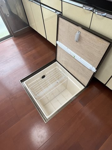 小山市乙女一丁目戸建ての収納|キッチン床下収納